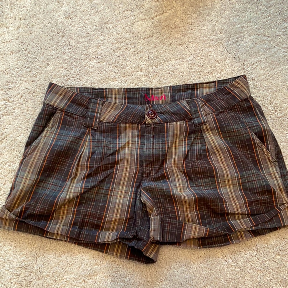 Brown striped cargo-type shorts size 30